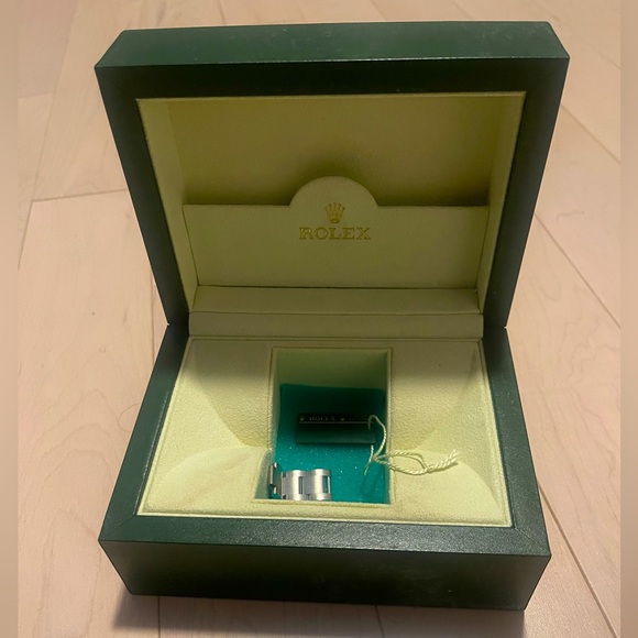 Rolex SA Geneve Suisse Watch Box - Picture 2 of 3